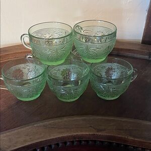 Tiara Chantilly Green Glass Tea Cups Set